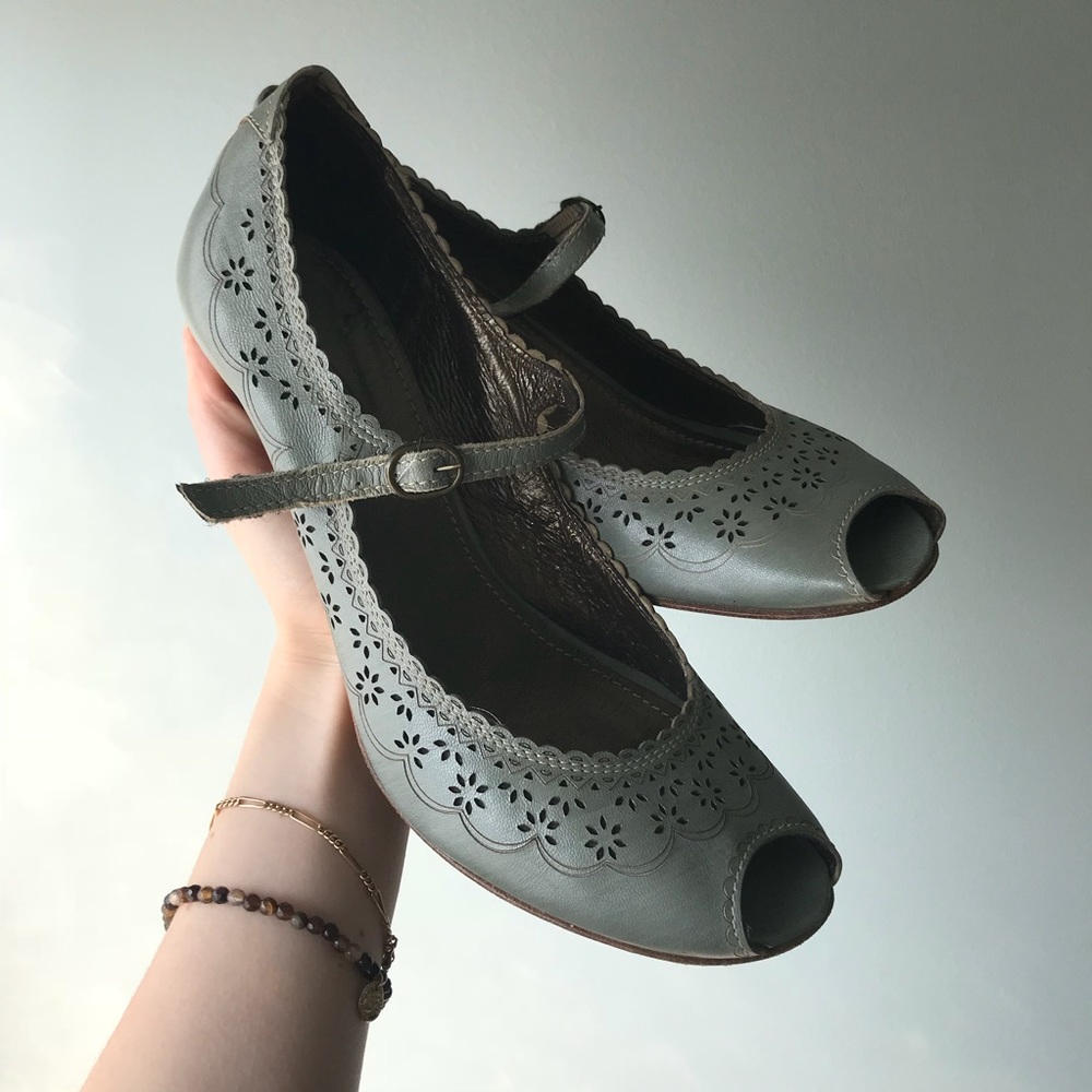 German Cucite A Mano Teal Kitten Heels